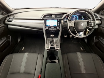Used Honda Civic 2018 for sale - 76052365: Photo 2