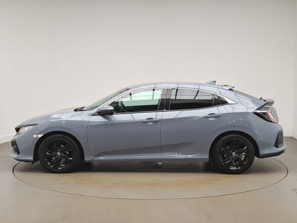 Used Honda Civic 2018 for sale - 76052365: Photo 4