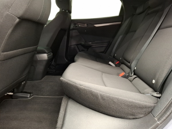 Used Honda Civic 2018 for sale - 76052365: Photo 6