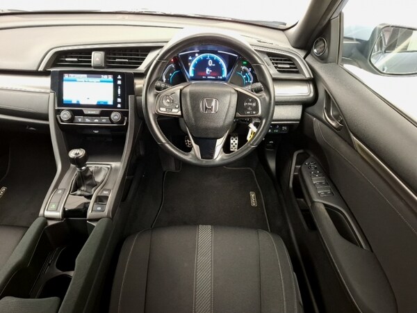 Used Honda Civic 2018 for sale - 76052365: Photo 7