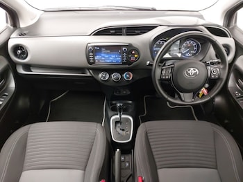 Used Toyota Yaris 2017 for sale - 75946347: Photo