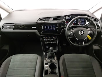 Used Volkswagen Touran 2018 for sale - 76606244: Photo
