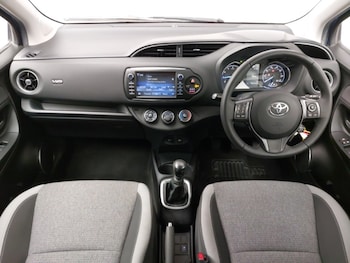 Used Toyota Yaris 2019 for sale - 75583979: Photo