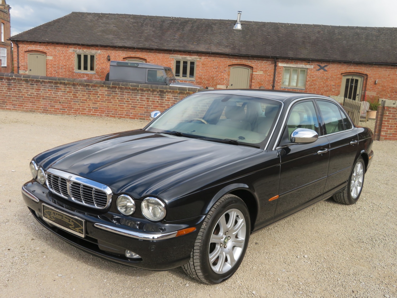 Used Jaguar XJ 2022 for sale - 76100720: Photo 8