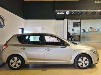 Used Kia Ceed 2010 for sale - 75335575: Photo