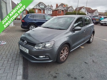 Used Volkswagen Polo 2015 for sale - 78331013: Photo