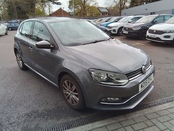 Used Volkswagen Polo 2015 for sale - 78331013: Photo