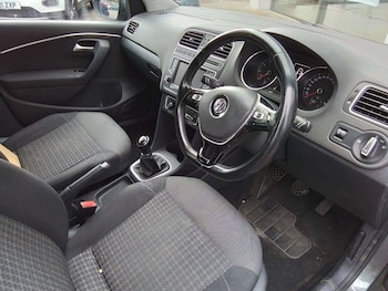 Used Volkswagen Polo 2015 for sale - 78331013: Photo
