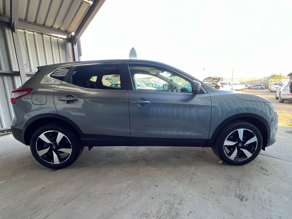 Used Nissan Qashqai 2015 for sale - 77936472: Photo 10