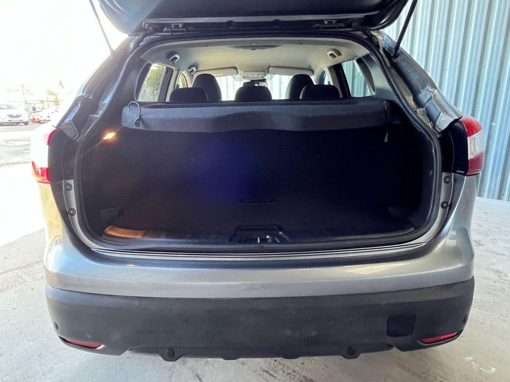 Used Nissan Qashqai 2015 for sale - 77936472: Photo 14