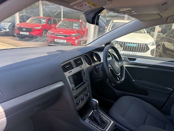 Used Volkswagen Golf 2017 for sale - 78418424: Photo