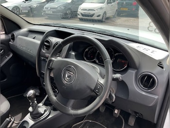 Used Dacia Duster 2016 for sale - 79104065: Photo
