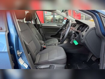 Used Volkswagen Golf 2016 for sale - 78320425: Photo