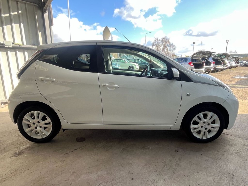 Used Toyota AYGO 2016 for sale - 77936107: Photo 8