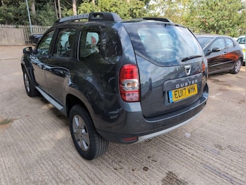 Used Dacia Duster 2017 for sale - 79450307: Photo