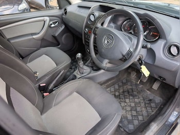 Used Dacia Duster 2017 for sale - 79450307: Photo