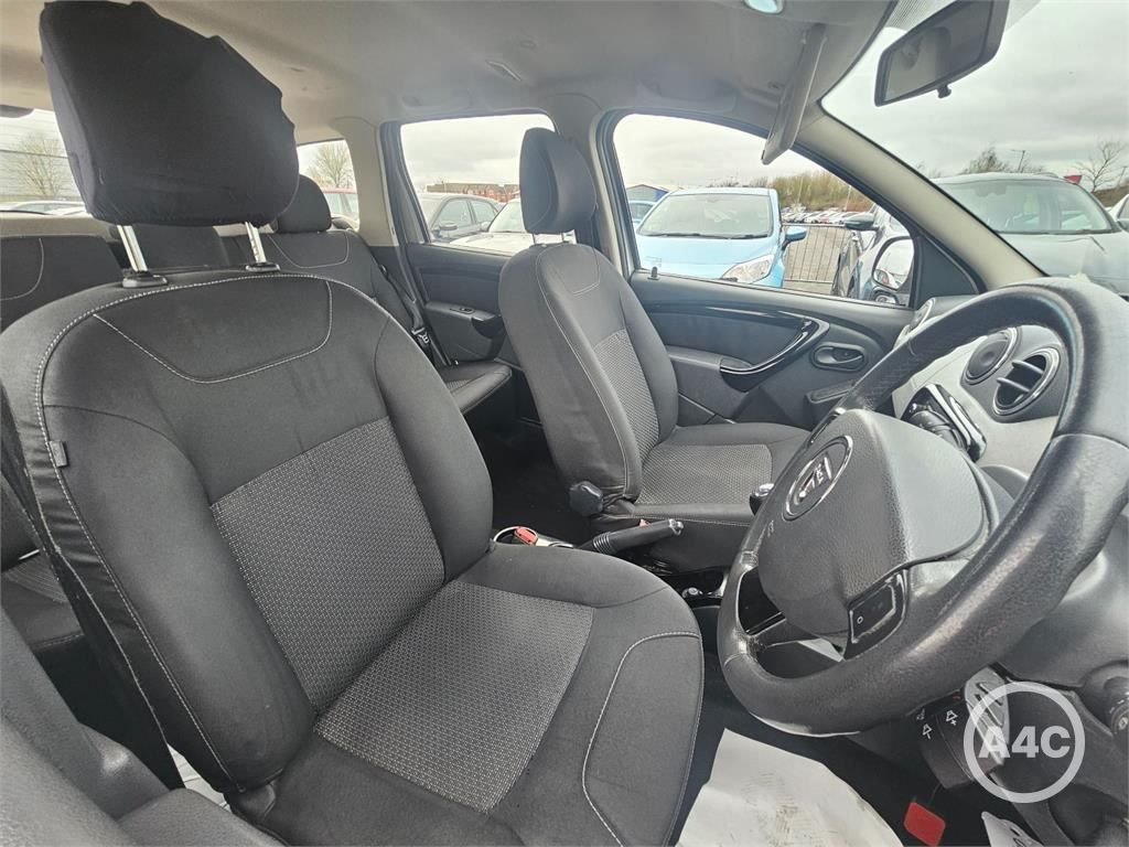 Used Dacia Duster 2014 for sale - 77806875: Photo 4