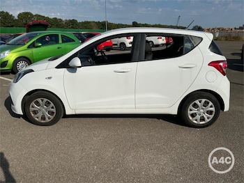 Used Hyundai i10 2014 for sale - 79550790: Photo