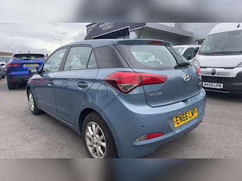 Used Hyundai i20 2017 for sale - 79738181: Photo