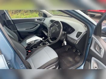 Used Hyundai i20 2017 for sale - 79738181: Photo
