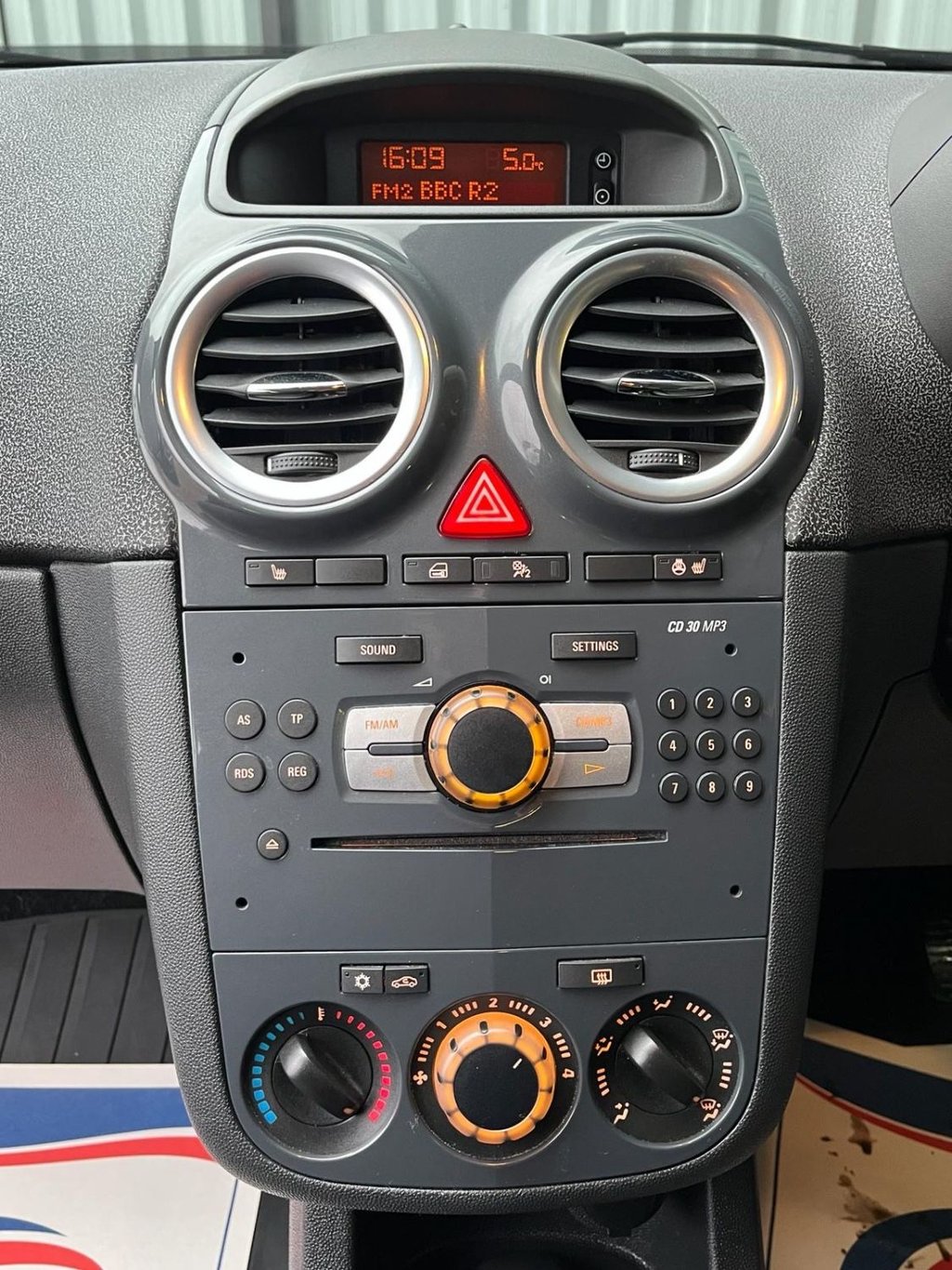 Used Vauxhall Corsa 2011 for sale - 77583384: Photo 27