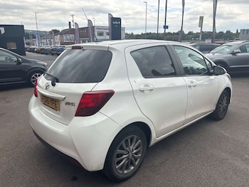 Used Toyota Yaris 2016 for sale - 79450379: Photo