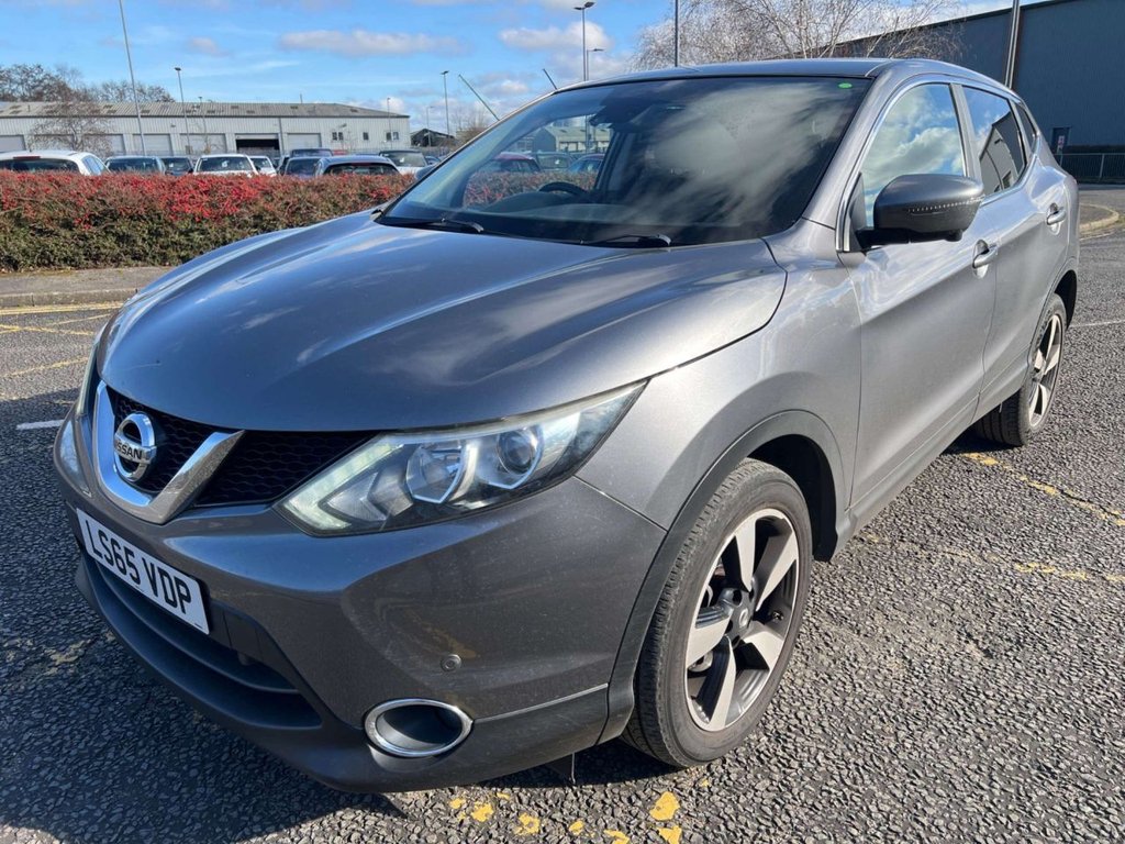 Used Nissan Qashqai 2015 for sale - 77680994: Photo 2