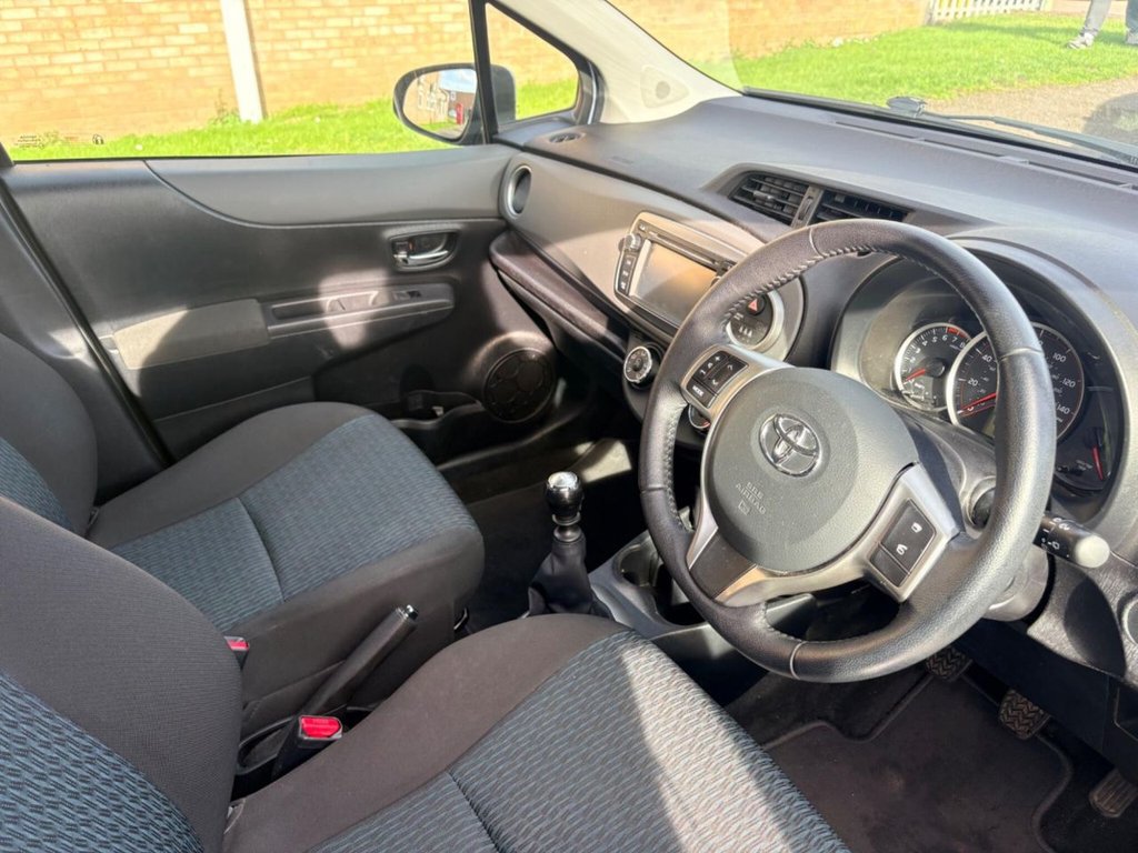 Used Toyota Yaris 2012 for sale - 77719884: Photo 3