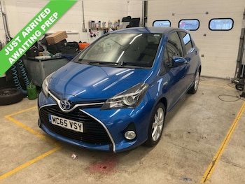 Used Toyota Yaris 2015 for sale - 77905356: Photo