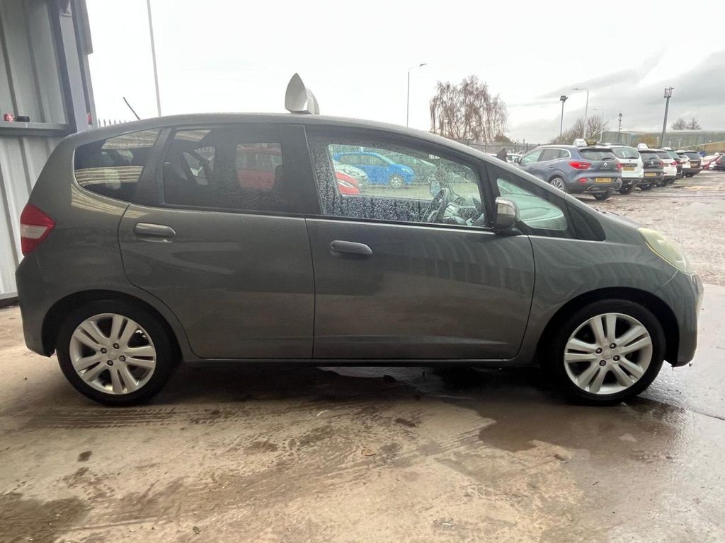 Used Honda Jazz 2014 for sale - 77507304: Photo 9