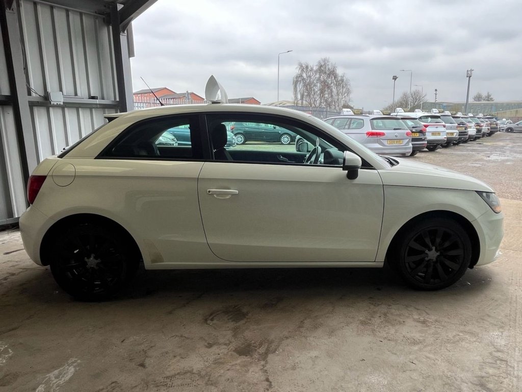 Used Audi A1 2011 for sale - 77507768: Photo 8