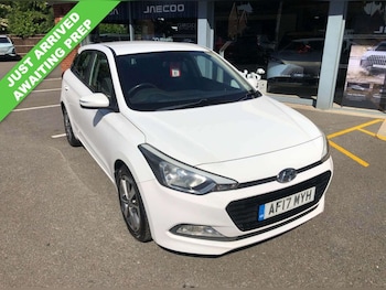 Used Hyundai i20 2017 for sale - 79210031: Photo