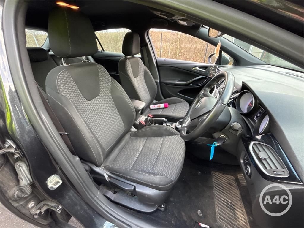 Used Vauxhall Astra 2015 for sale - 77748699: Photo 2