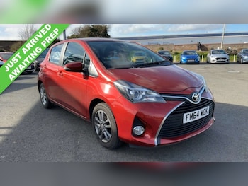 Used Toyota Yaris 2015 for sale - 77693330: Photo