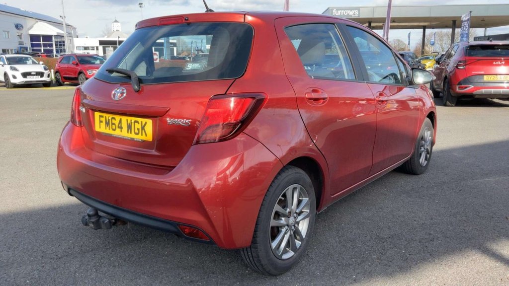 Used Toyota Yaris 2015 for sale - 77693330: Photo 2