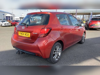 Used Toyota Yaris 2015 for sale - 77693330: Photo