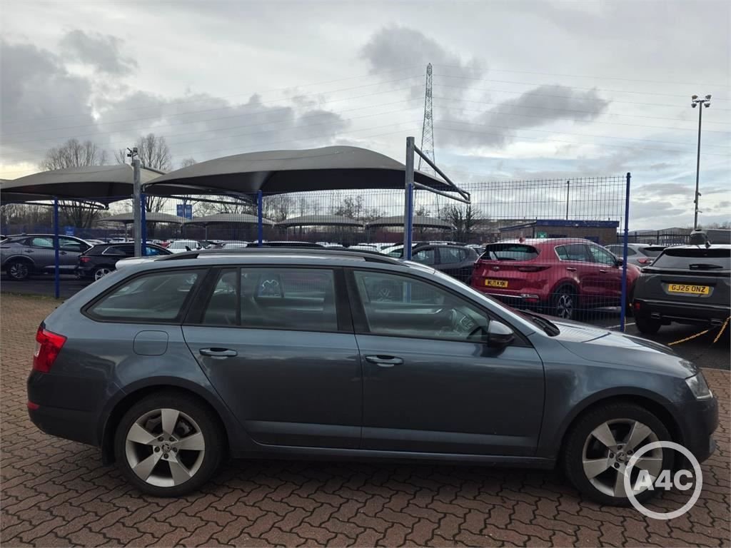 Used Skoda Octavia 2017 for sale - 77547047: Photo 2
