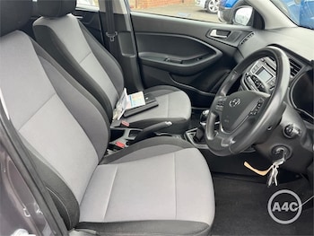 Used Hyundai i20 2016 for sale - 79358984: Photo