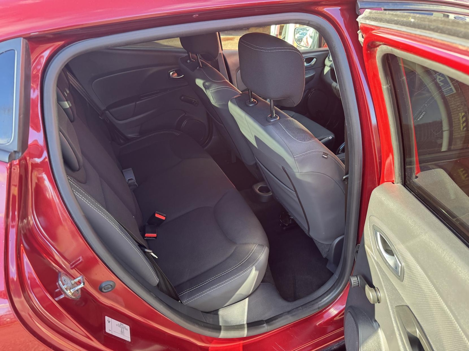 Used Renault Clio 2017 for sale - 77595810: Photo 33