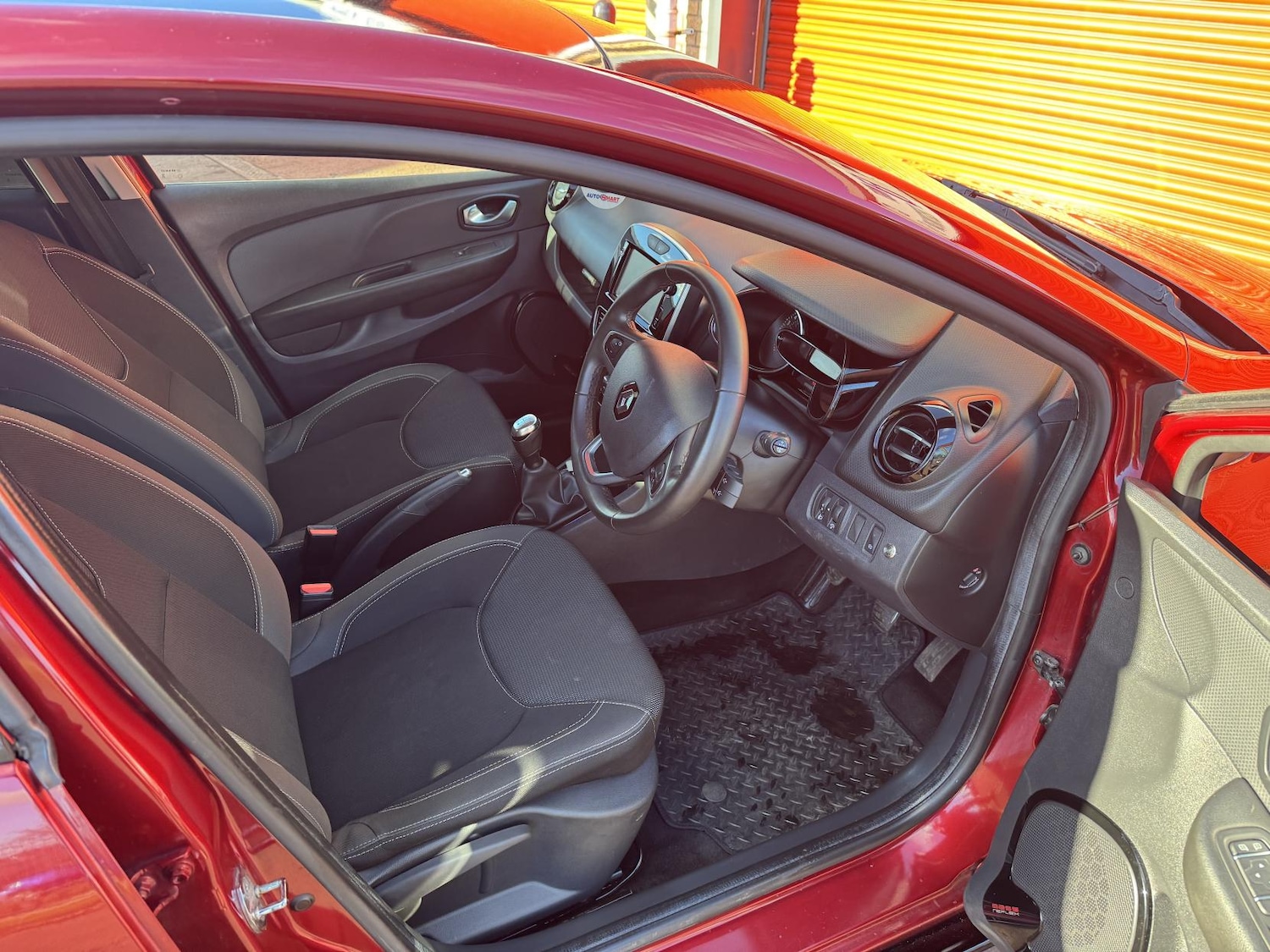 Used Renault Clio 2017 for sale - 77595810: Photo 35