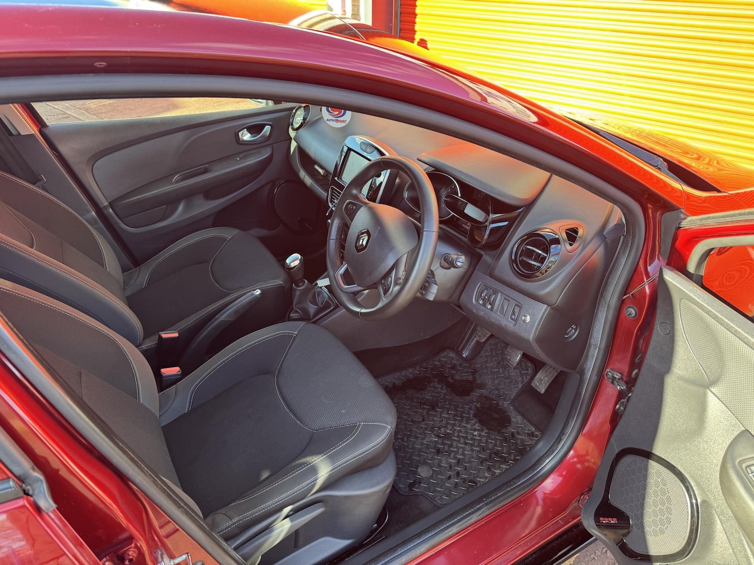 Used Renault Clio 2017 for sale - 77595810: Photo 36