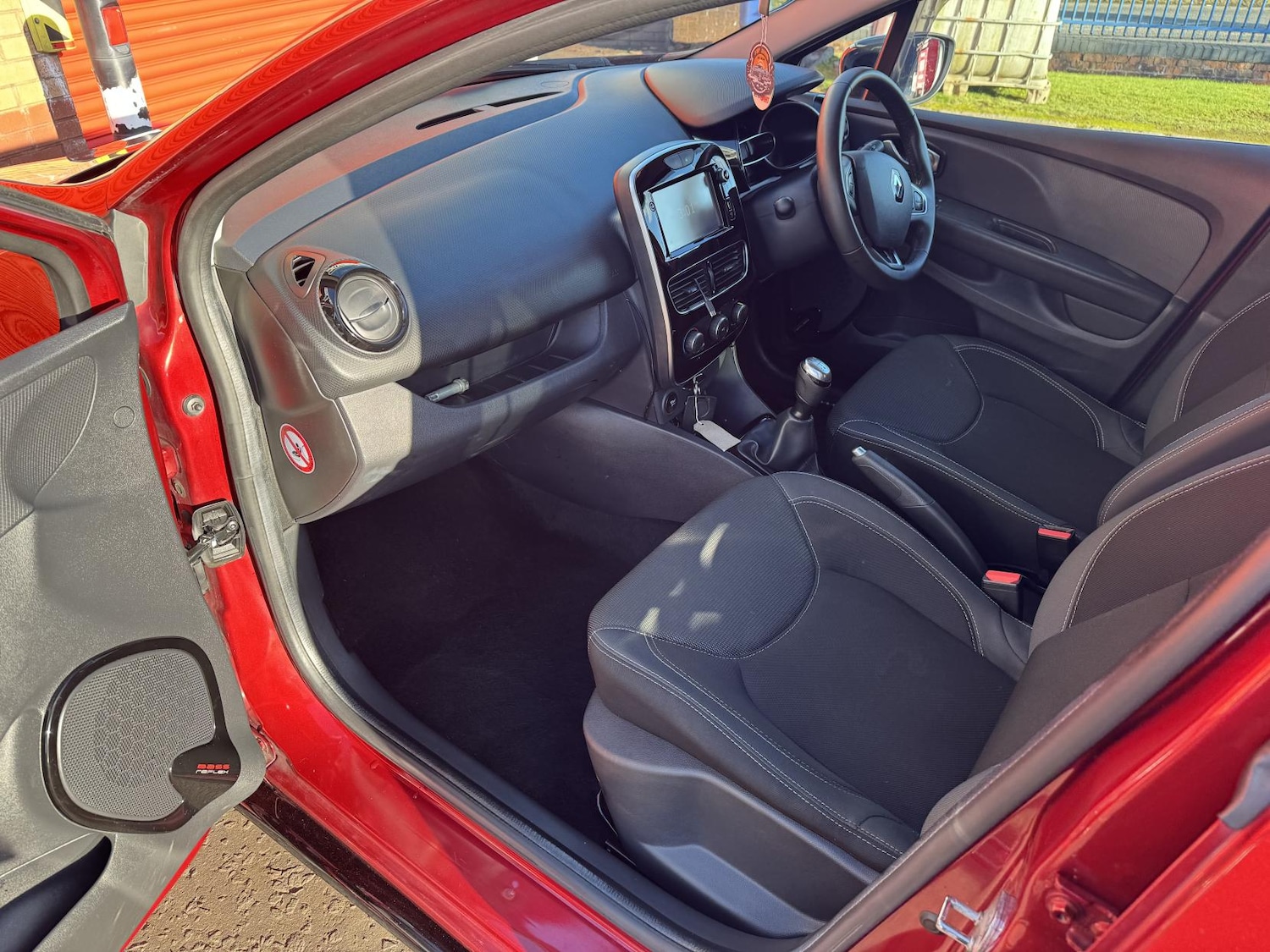 Used Renault Clio 2017 for sale - 77595810: Photo 43