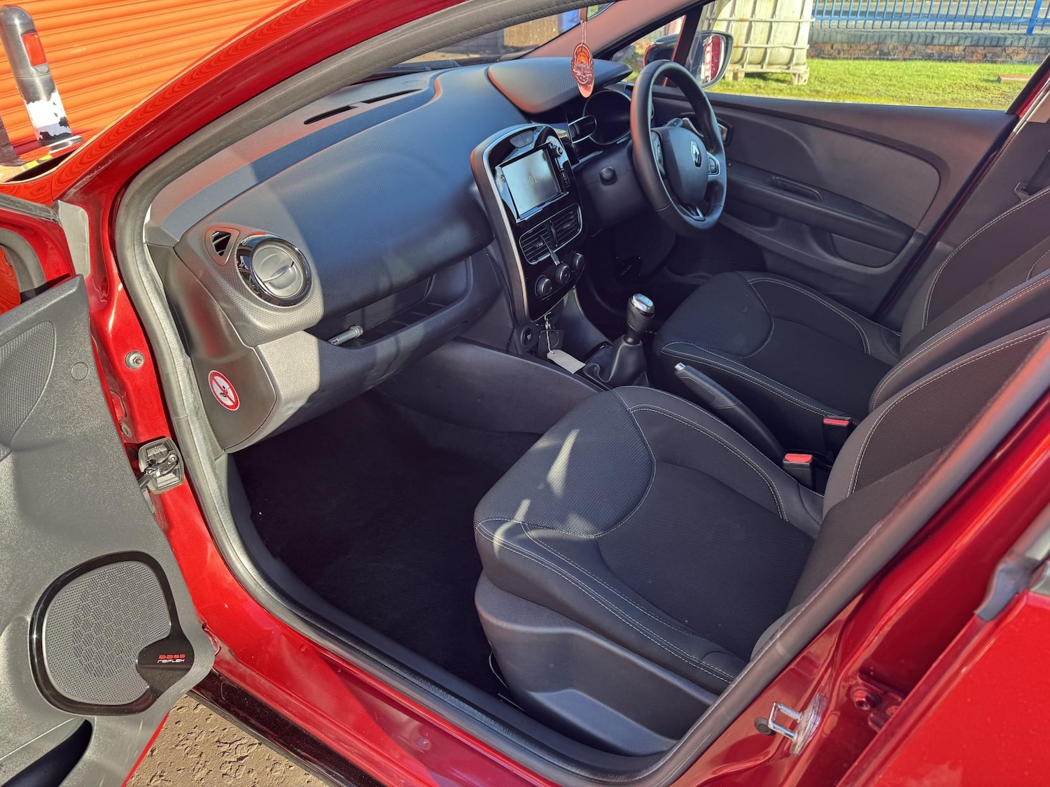 Used Renault Clio 2017 for sale - 77595810: Photo 44