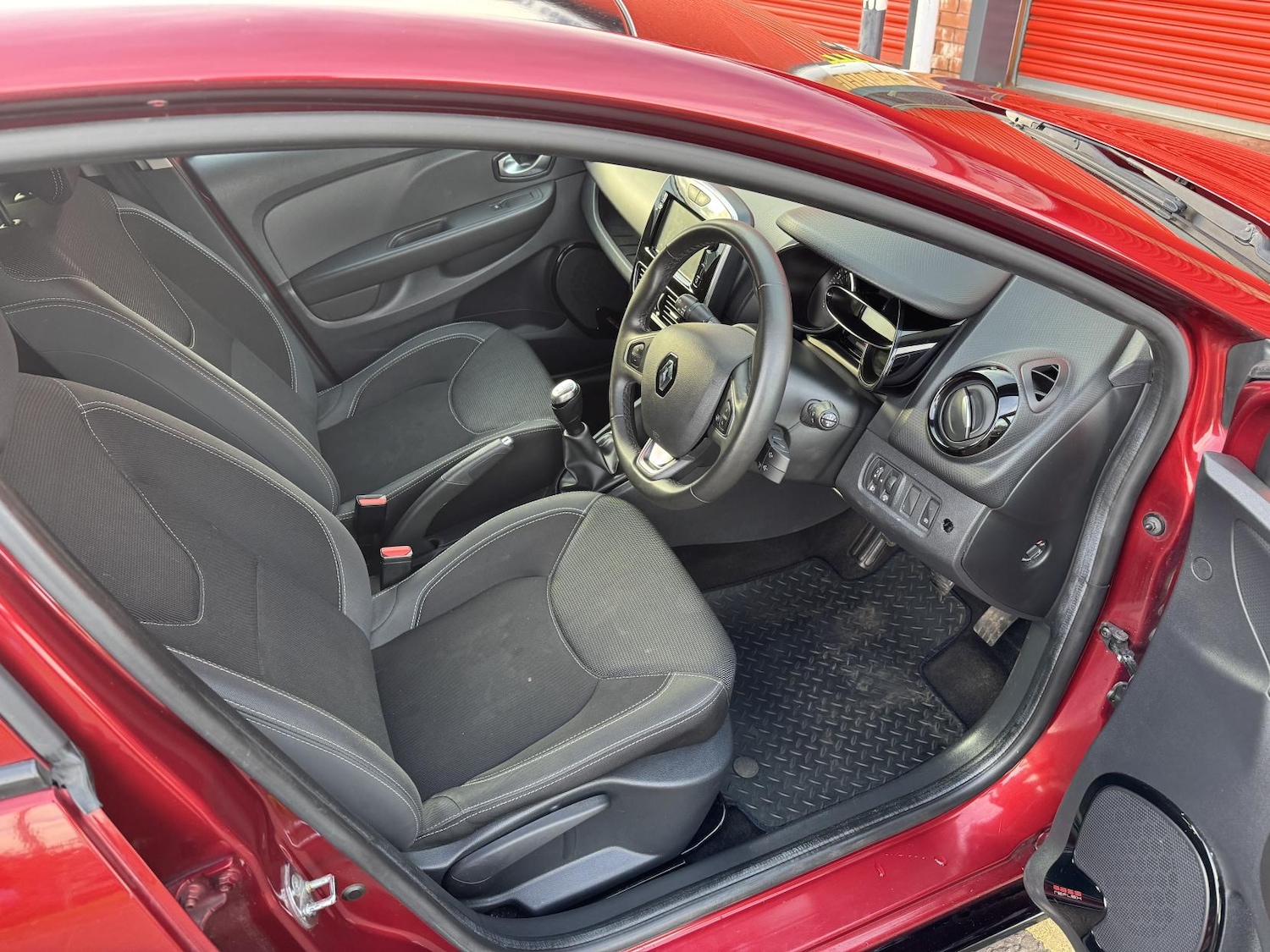 Used Renault Clio 2017 for sale - 78170022: Photo 27