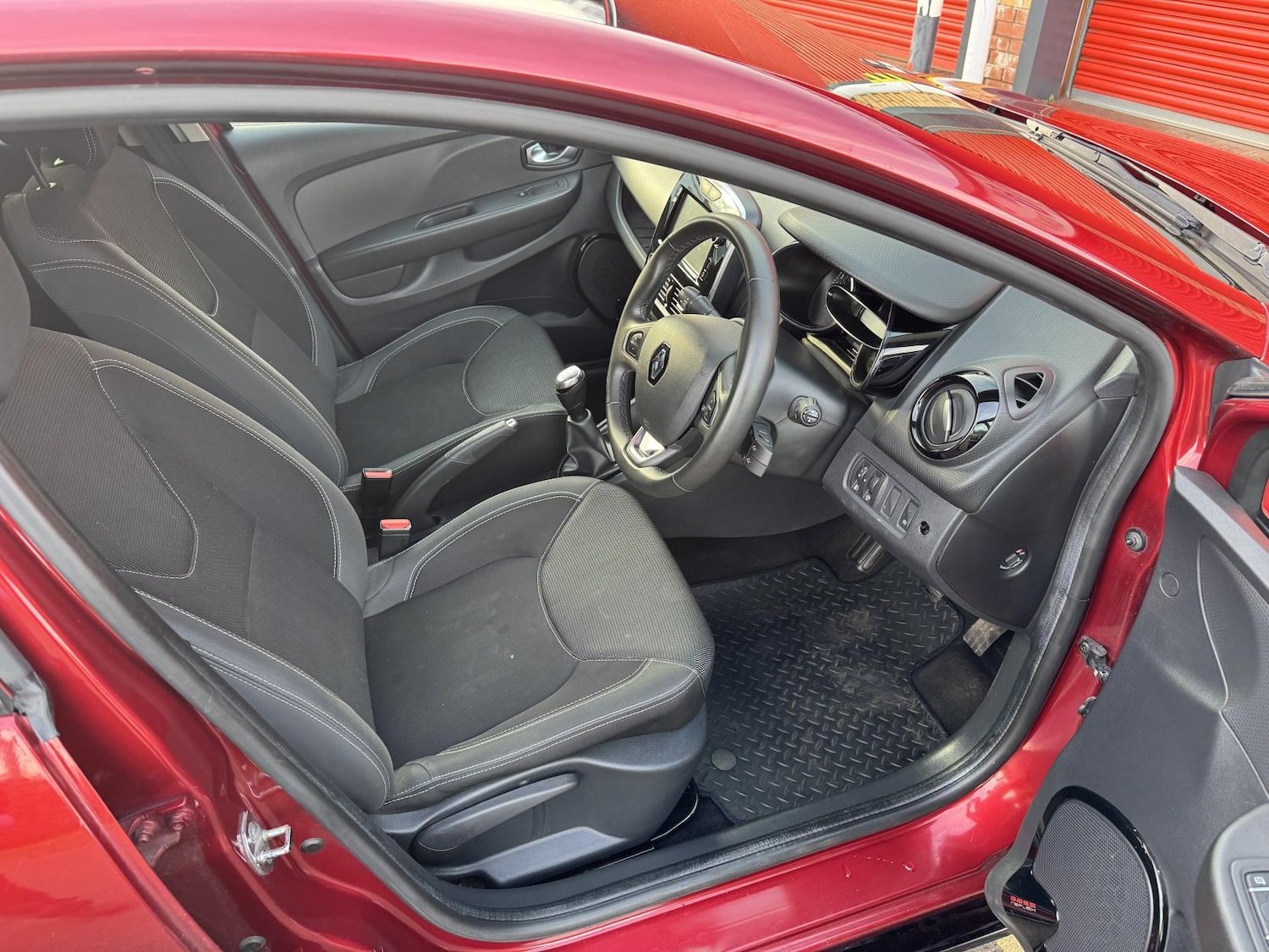 Used Renault Clio 2017 for sale - 78170022: Photo 28