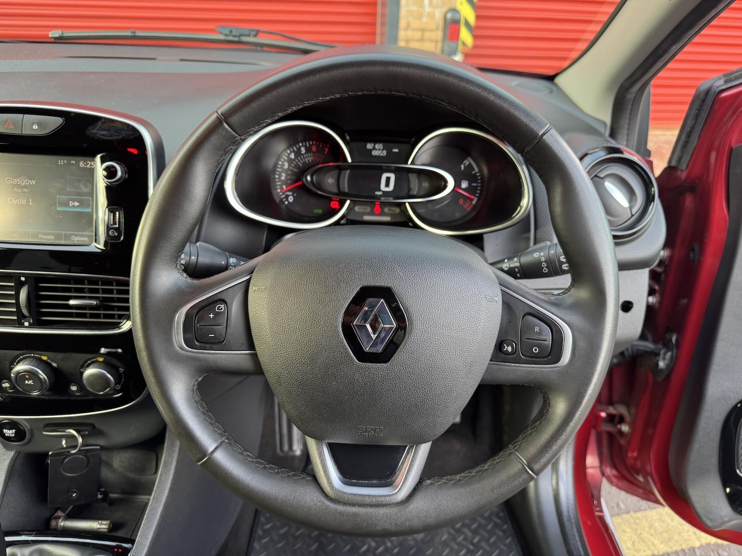 Used Renault Clio 2017 for sale - 78170022: Photo 43