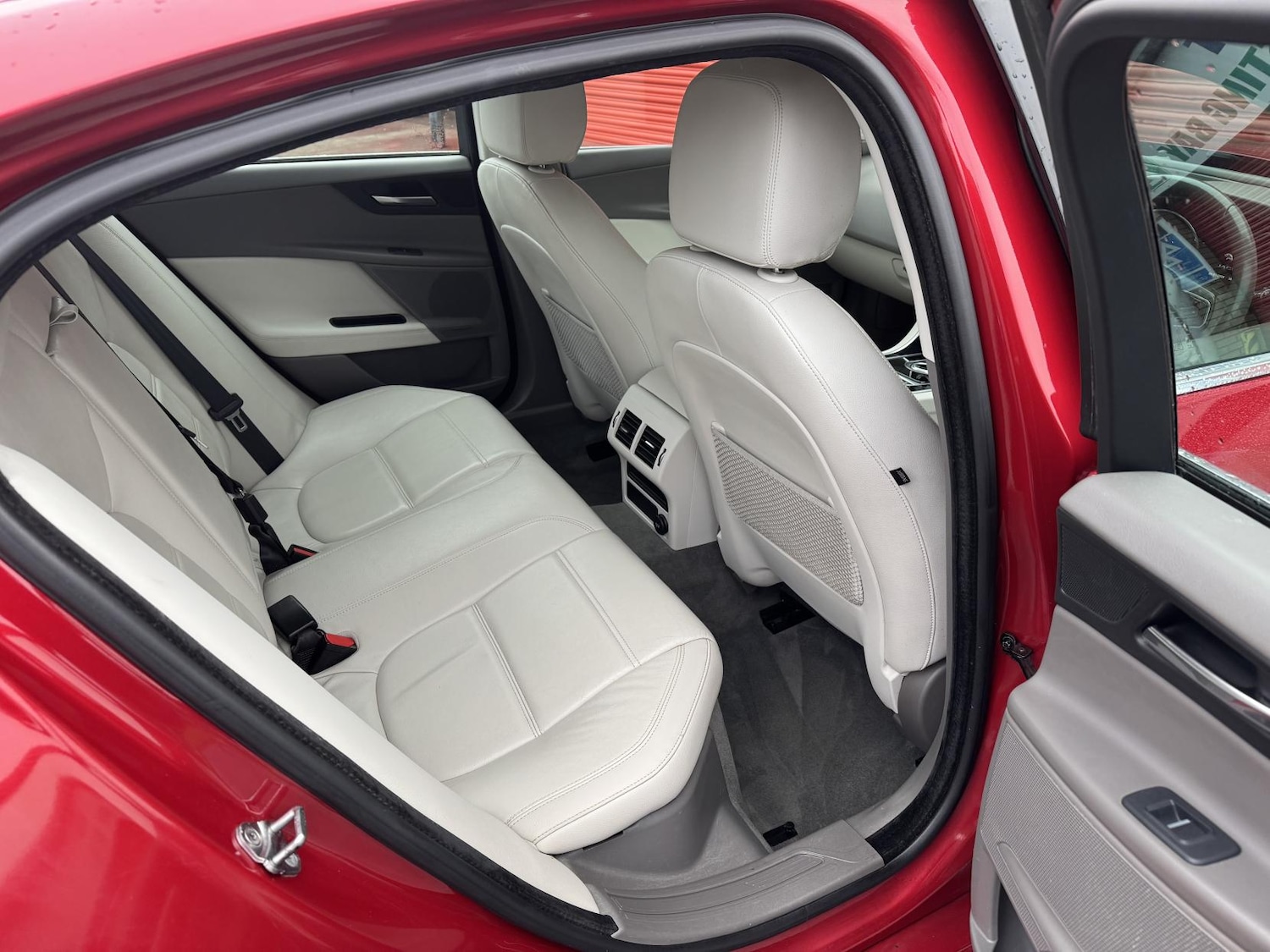 Used Jaguar XE 2015 for sale - 77148157: Photo 36