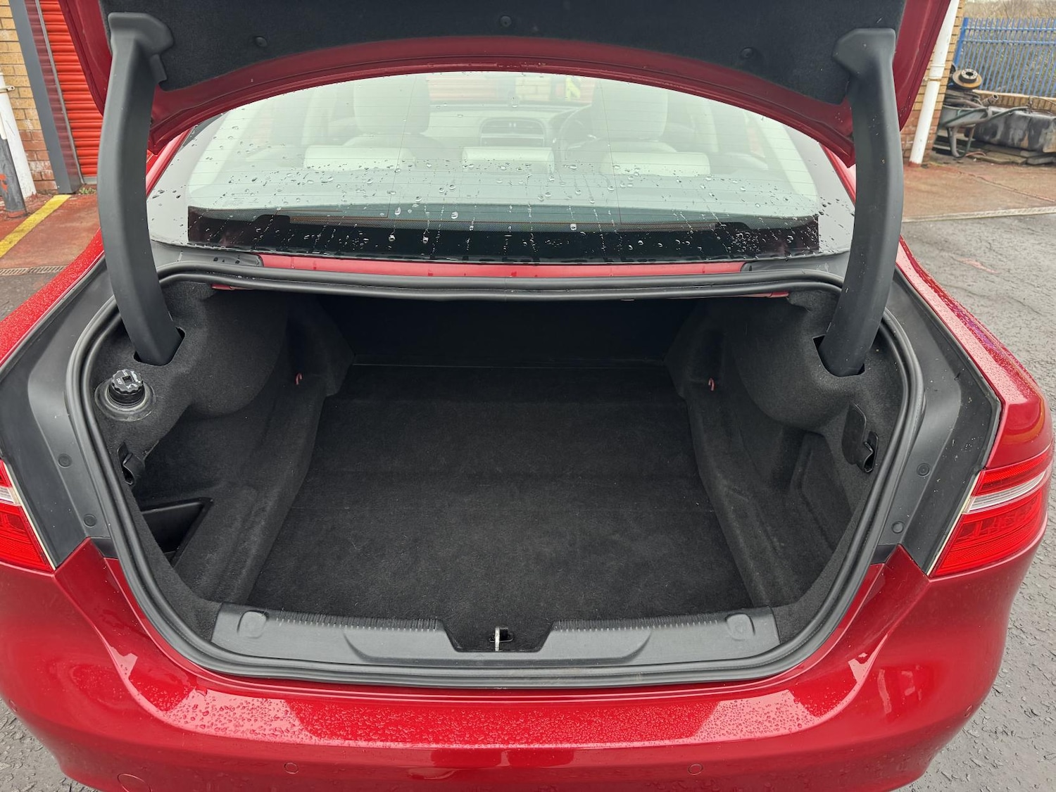 Used Jaguar XE 2015 for sale - 77148157: Photo 38