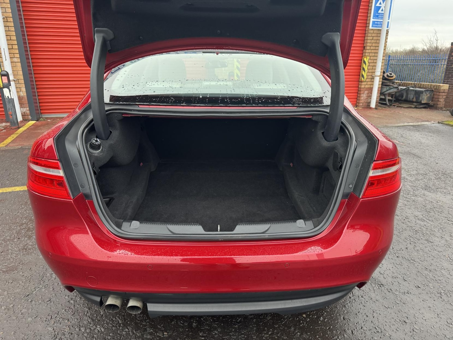 Used Jaguar XE 2015 for sale - 77148157: Photo 39