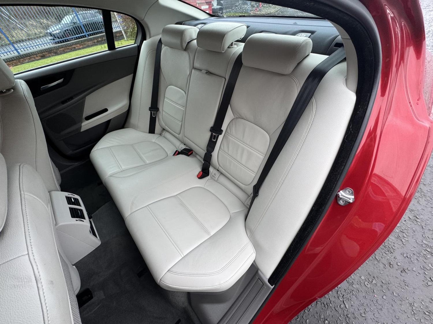 Used Jaguar XE 2015 for sale - 77148157: Photo 42